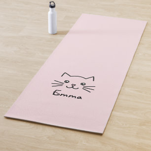 Niedliches Kawaii Katzengesicht mit rosa Herznose Yogamatte