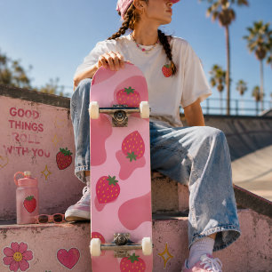 Niedliches Kawaii Strawberry Cow Muster Skateboard