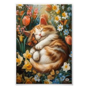 Niedliches Kitten in Frühlingsblumen - Perfekter K Fotodruck