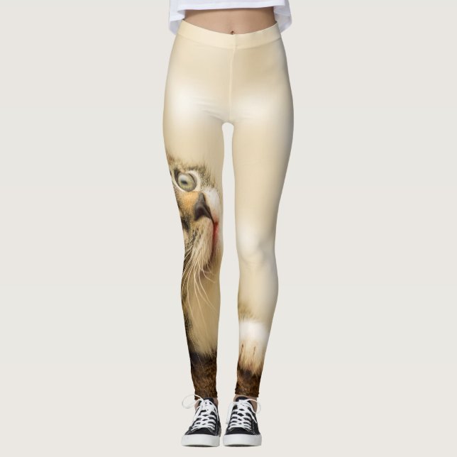 Niedliches Kitten mit ausgestreckter Pfote Leggings (Vorderseite)