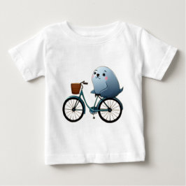 Niedliches kleines Cartoon Siegel auf einem Fahrra Baby T-shirt