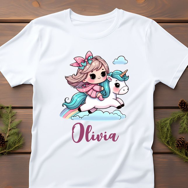 Niedliches kleines Mädchen auf Einhorn Baby T-shirt (Von Creator hochgeladen)