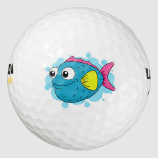niedliches Lächeln beim Fischgolfen Golfball