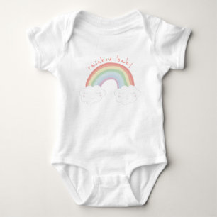 Niedliches Lächeln Rainbow Baby Erröten Farblich Strampler