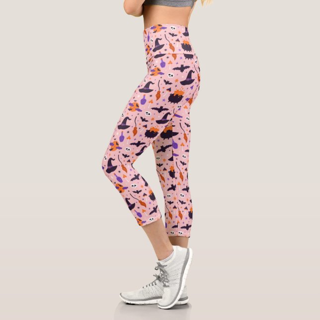 Niedliches Lila und rosa Halloween-Muster Capri Leggings (Links)
