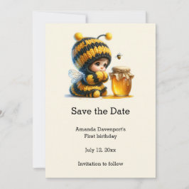 Niedliches Mädchen in Bee Costume mit Honey Geburt Save The Date