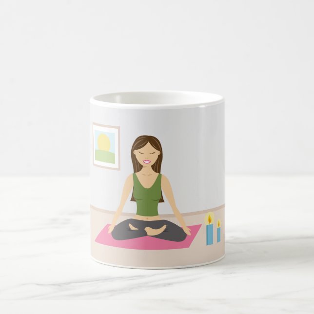 Niedliches Mädchen macht Yoga in einem Hübschen Ra Kaffeetasse (Mittel)