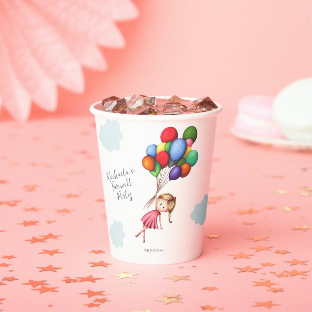 Niedliches Mädchen mit Balloons Abschiedsjargon Pa Pappbecher (Insitu)