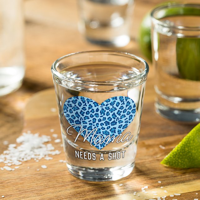 Niedliches Mama Word Art on Blue Leopard Gemustert Schnapsglas (Von Creator hochgeladen)
