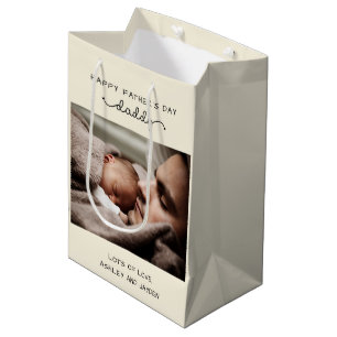 Niedliches Minimalistisches Foto des eigenen Vater Mittlere Geschenktüte