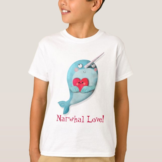 Niedliches Narwhal mit Herzen T-Shirt (Vorderseite)