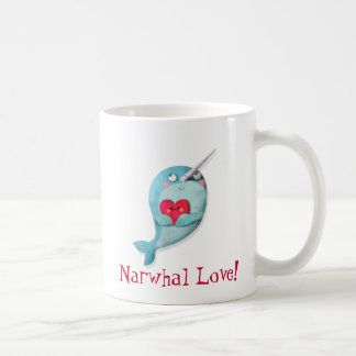 Niedliches Narwhal mit Herzen Tasse