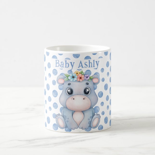 Niedliches Nilpferd mit Babynamen blaue Tupfen Kaffeetasse (Mittel)
