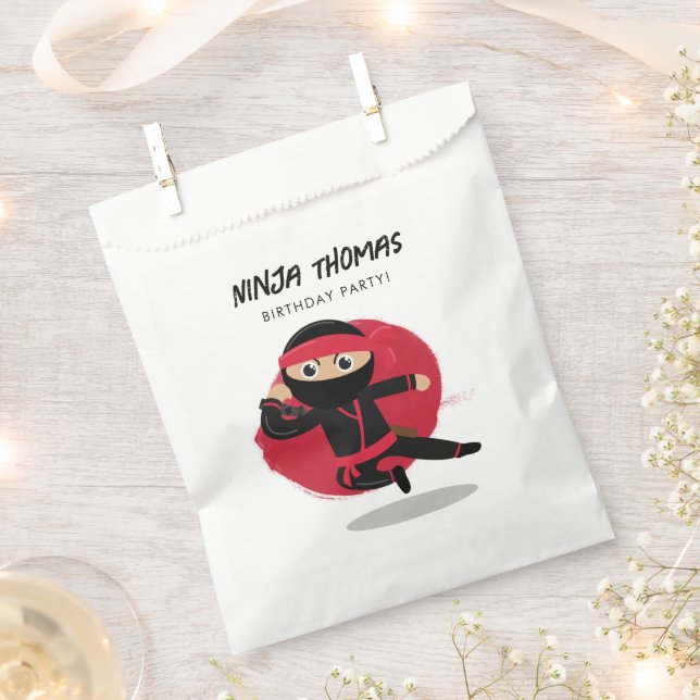 Niedliches Ninja Warrior Black & Red Kindergeburts Geschenktütchen (Ausgeschnitten)