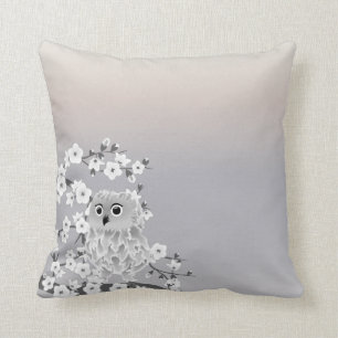 Niedliches Owl Cherry Blossom Beige Taupe Weiß Kissen