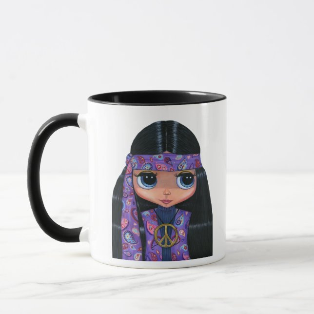 Niedliches Paisley Hippie Doll Girl im Lila Friede Tasse (Links)