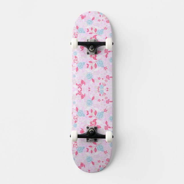 Niedliches pastellfarbenes Blumenmuster Niedriger  Skateboard (Vorderseite)