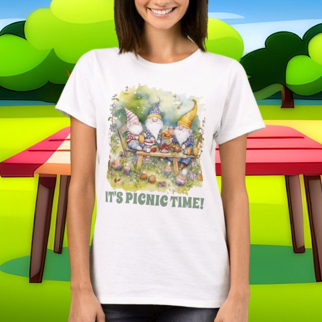 niedliches Picknick fügen Textznome hinzu T-Shirt (Von Creator hochgeladen)