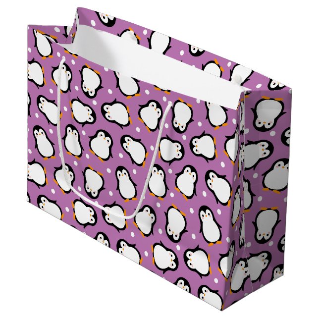 Niedliches Pinguinmuster Lila Große Geschenktüte (Vorderseite Schrägansicht)