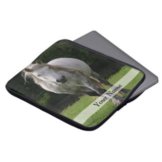 Niedliches Ponyfoto Laptopschutzhülle