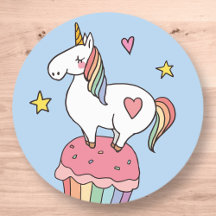 Niedliches Rainbow Unicoron am Geburtstag Cupcake