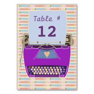 Niedliches Retro lila Schreibmaschinen-Liebe-Party Tischnummer