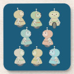 Niedliches Retro-Robotermuster Getränkeuntersetzer<br><div class="desc">Niedliches und freundliches Robotermuster Diese malerischen kleinen Roboter haben eine Antenne über ihrem Kopf und ein handliches Rad zum Bewegen. Ihre Arme haben Klammern zum Genießen von Dingen und sie haben auch Ihr typisches robotisches,  aber angenehmes,  emotionsloses Gesicht. Hat einen Retro-Flair.</div>