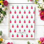 Niedliches rosa Ananas-Muster Planer<br><div class="desc">Rosa weißer Planer mit Niedlich rosa Ananas Muster. Mehr Produkte mit diesem Design sind in der folgenden Kollektion zu finden.</div>