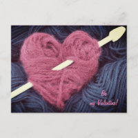 Niedliches rosa Wolleherz mit Postkarte der