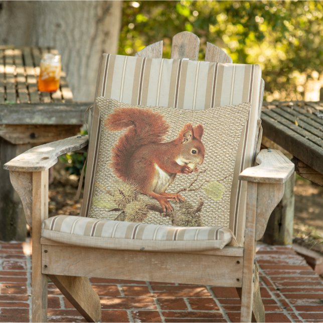Niedliches Rotes Eichhörnchen auf Imitaten Jute Bu Kissen (Stuhl )