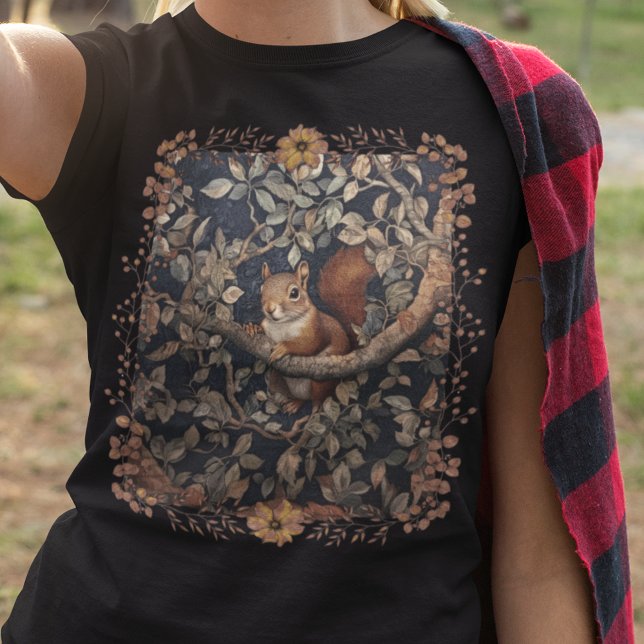 Niedliches Rotes Eichhörnchen im William Morris-St T-Shirt (Von Creator hochgeladen)