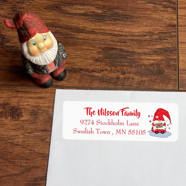 Niedliches rotes Gnome mit Buchstaben-Rücksendeadr (Von Creator hochgeladen)