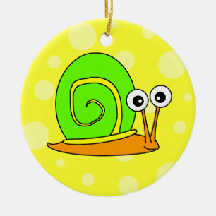 Niedliches Schnecke-Cartoon-Grün mit gelbem Keramikornament