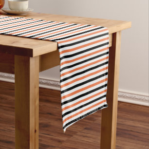 Niedliches Schwarz-Orange-Streifen-Muster Hallowee Kurzer Tischläufer