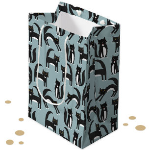 Niedliches Schwarz-Weiß-Tuxedo-Katzenmuster Mittlere Geschenktüte