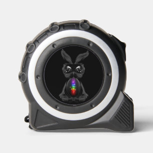 Niedliches Schwarzes Kaninchen mit Chakra-Rainbow- Maßband