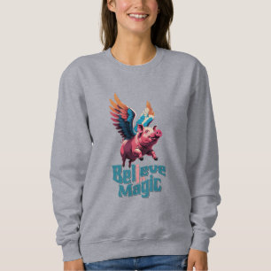 Niedliches Schwein mit farbigen Flügeln   Glaube a Sweatshirt