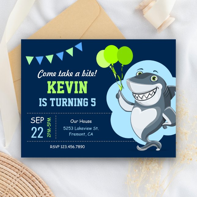Niedliches Shark Kindergeburtstag Party Einladungspostkarte (Von Creator hochgeladen)