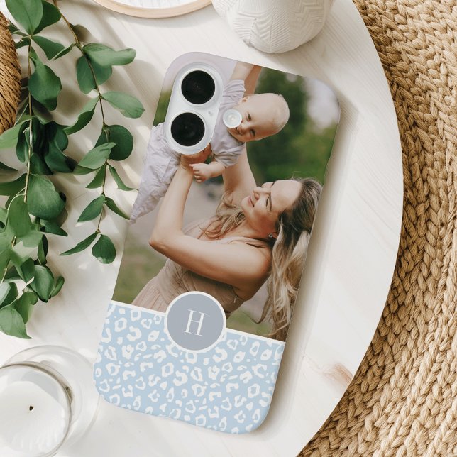Niedliches Sky Blue Leopard Print Monogram & Foto Case-Mate iPhone Hülle (Von Creator hochgeladen)