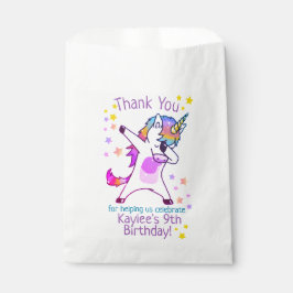 Niedliches Tanzen Einhorn farbenfroher Regenbogen Geschenktütchen