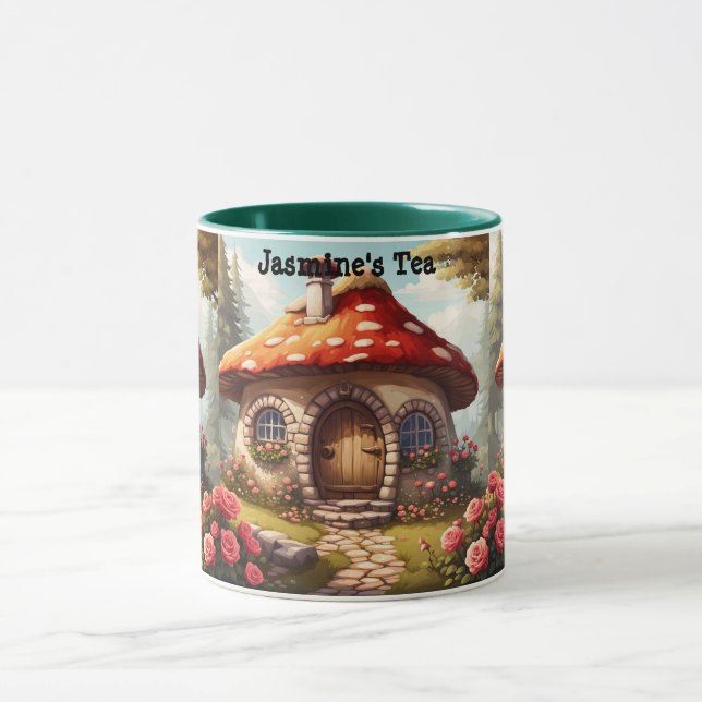 Niedliches toadstooles Feenhaus mit bearbeitbarem  Tasse (Zentrum)