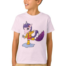 Niedliches und einfaches rosa Blumenhorn im Regenm