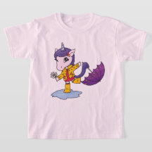 Niedliches und einfaches rosa Blumenhorn im Regenm