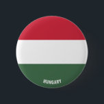 Niedliches Ungarnflagge Patriotisch Button<br><div class="desc">Niedlicher ungarischer Flaggenknopf mit der ungarischen Flagge,  die auf dem Knopf gedruckt wurde. Der Name des Landes ist in das Design am unteren Rand des Bildes eingebunden. Der Text kann mit der Funktion "Anpassen!" vollständig angepasst werden. Dieser schöne Ungarnbutton ist das stilvolle Geschenk für jeden Anlass. © LnderOfTheWorld</div>