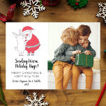 Niedliches Weihnachtsfest-Rentier-Foto Feiertagskarte<br><div class="desc">Versenden Sie herzliche Urlaubshugs mit dieser niedlichen Urlaubskarte mit dem Weihnachtsmann,  der ein Rentier-Set neben Ihrem Foto umarmt. Fügen Sie Ihren eigenen Text,  Namen und Jahr zu personalisieren. Dieses Jahr muss jeder umarmen!!</div>