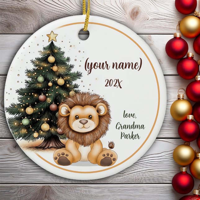 Niedliches Weihnachtskind Lion Personalisiert Kids Keramik Ornament (Cute Christmas Baby Lion Personalized Kids Ceramic Ornament)
