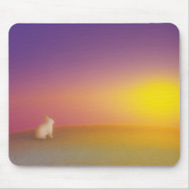 Niedliches Weißes Kaninchen auf Grassy Hill bei So Mousepad