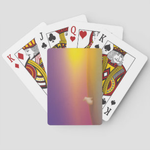 Niedliches Weißes Kaninchen auf Grassy Hill bei So Spielkarten