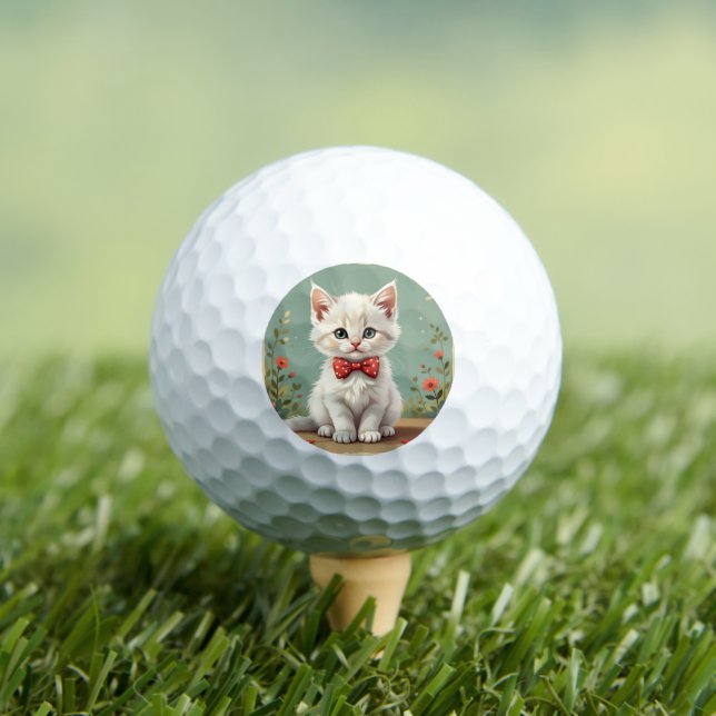 Niedliches weißes Kätzchen mit Fliege Golfball (Insitu T-Shirt)