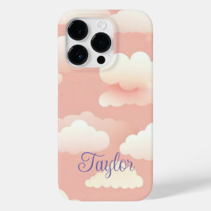 niedliches Wolkenmuster am rosa Himmel mit Namen Case-Mate iPhone 14 Pro Hülle
